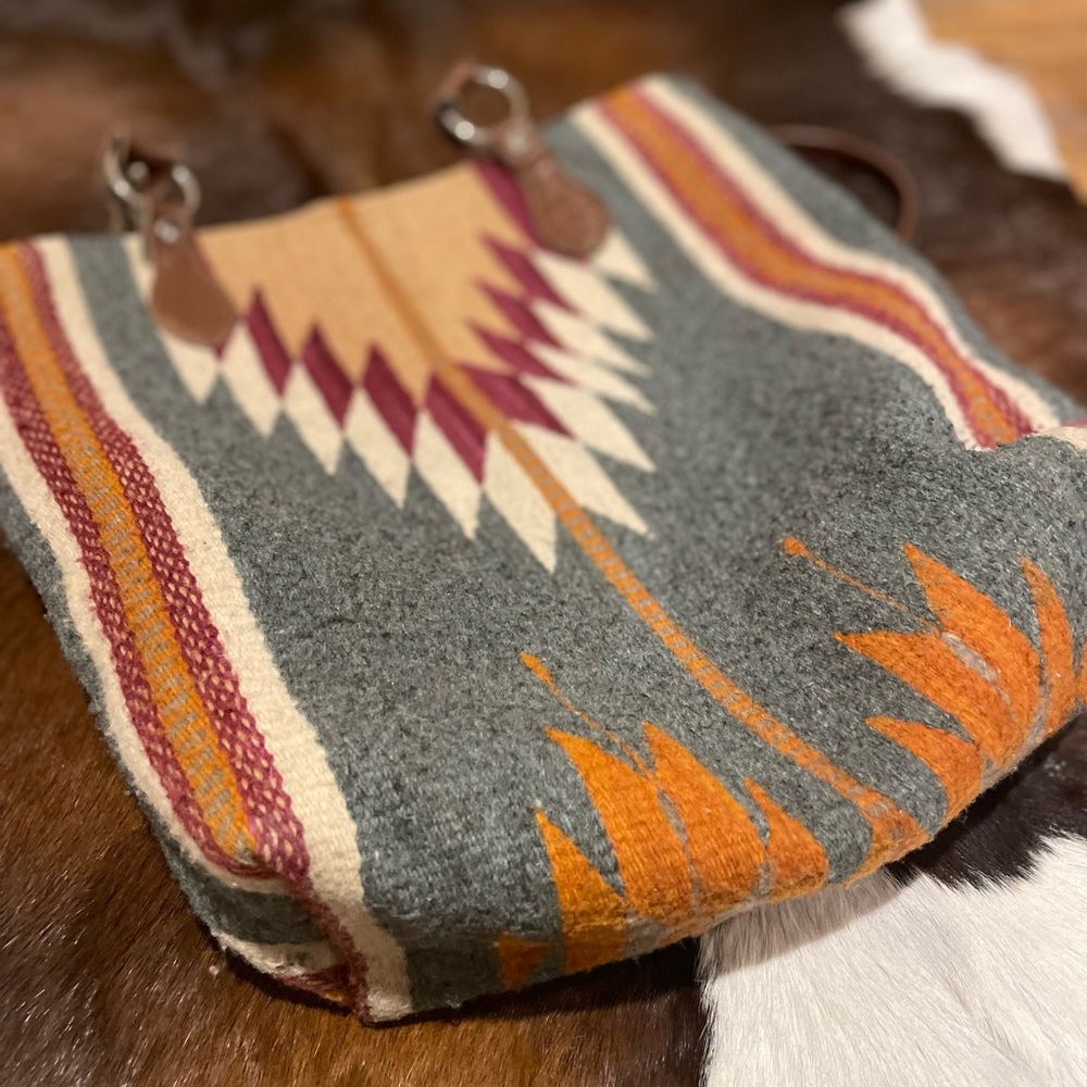 Navajo Pattern Purse - Picture 6 of 10